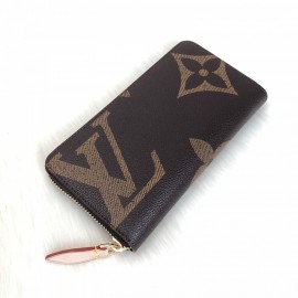 Louis Vuitton Zippy Oversize Logo Classic