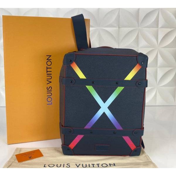 Louis vuit soft luggage backpack product size: 28 x 38 -3