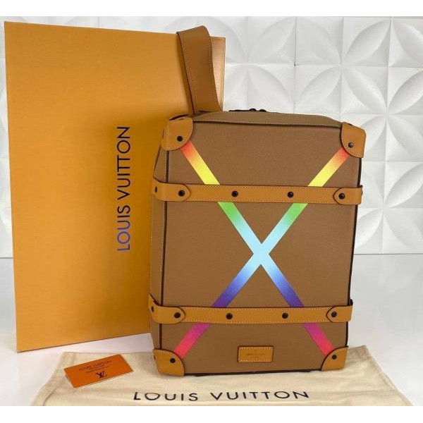 Louis vuit soft luggage backpack product size: 28 x 38 -4