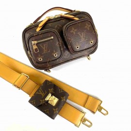 Louis Vuitton SS21 Collection Utility Waist Canvas bag 3