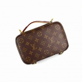 Louis Vuitton SS21 Collection Utility Waist Canvas bag 3