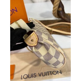 Louis vuitton eva clutch  3