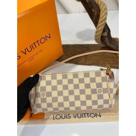 Louis vuitton eva clutch  3