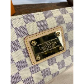 Louis vuitton eva clutch  3