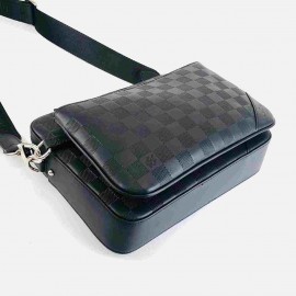 Louis Vuitton Trio Messenger EMP 2