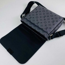 Louis Vuitton District PM GR