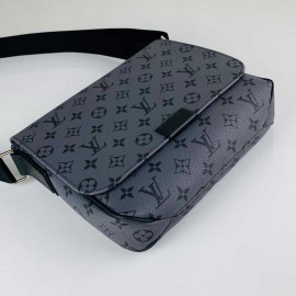 Louis Vuitton District PM GR