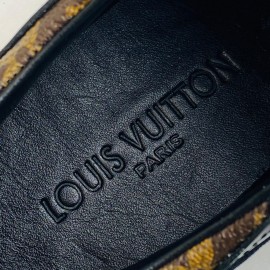 Louis Vuitton Run Away Sneaker Blck Brown