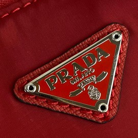 Prada Re-Edition 2005 shoulder Bag CL1