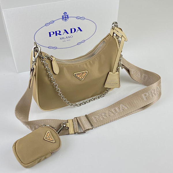 Prada Re-Edition 2005 shoulder Bag CL2