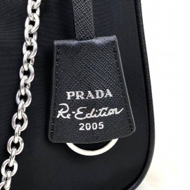 Prada Re-Edition 2005 shoulder Bag CL1