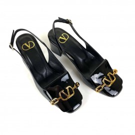 Valentino Garavani Vlogo Tango Sandals